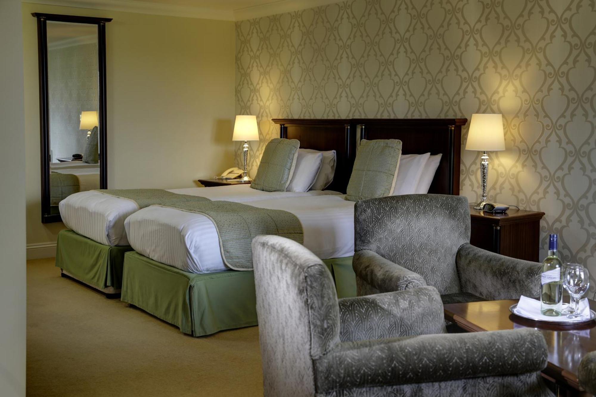 Knights Hill Hotel & Spa King's Lynn Buitenkant foto